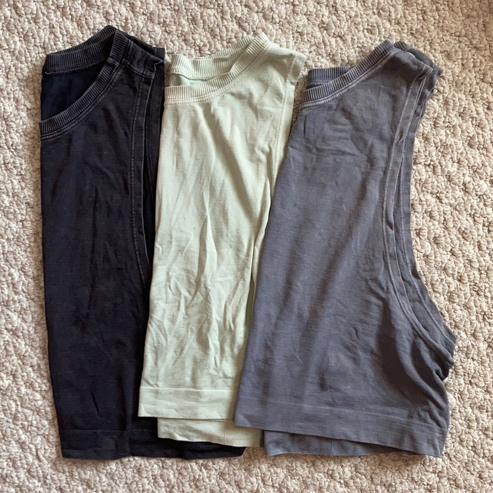 a by avocado workout crop tanks